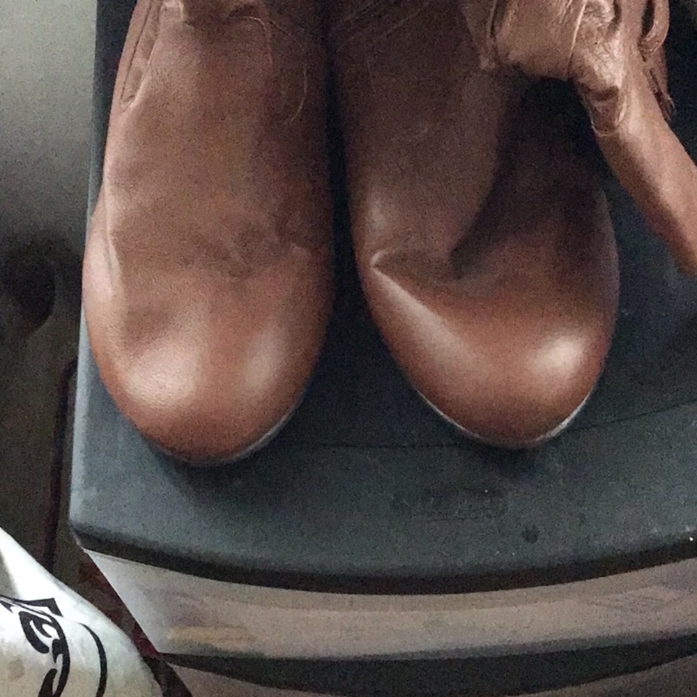 Boots - Picture 2 of 3